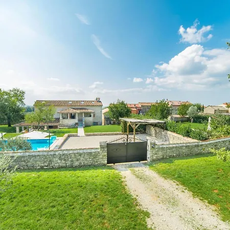 Enchanting With Beautiful Stone Architecture * Sveti Lovrec Pazenaticki