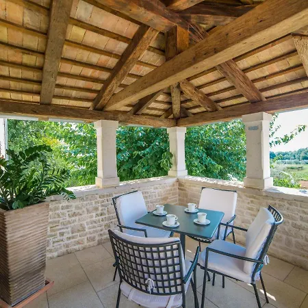 Villa Enchanting With Beautiful Stone Architecture
