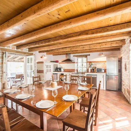 Villa Enchanting With Beautiful Stone Architecture *