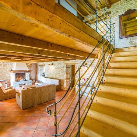 Villa Enchanting With Beautiful Stone Architecture