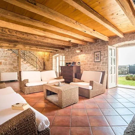 Villa Enchanting With Beautiful Stone Architecture